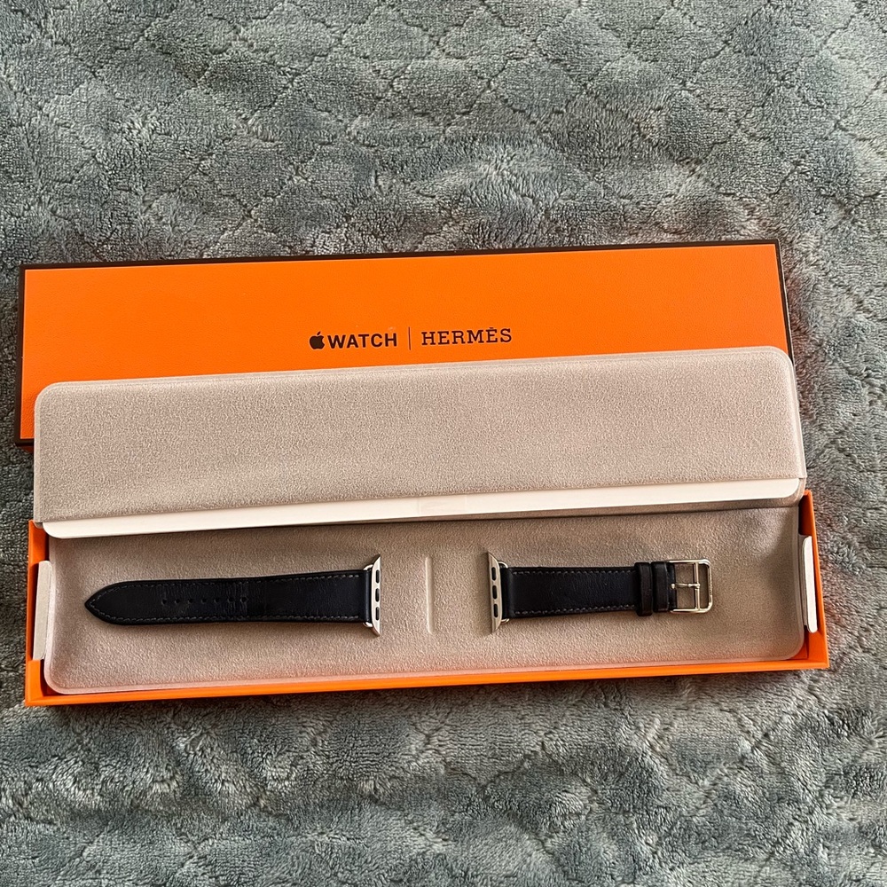 Hermès‎ navy blue Leather Apple Watch Strap